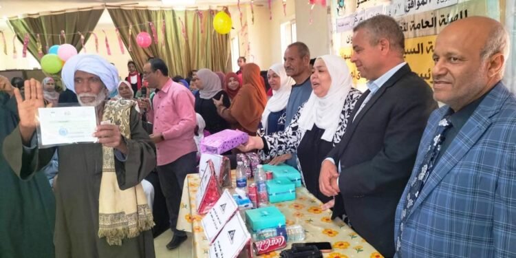 أسوان..قوافل إعلامية توعوية لفرع الهيئة العامة لتعليم الكبار لتنفيذ رؤية الدولة المصرية ” نحو بناء مجتمع واع خالى من الأمية “