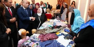 خلال زيارته إلى الإسكندرية.. وزير العمل يشهد ثمار مراكز التدريب المهني وتأهيل الشباب لسوق العمل