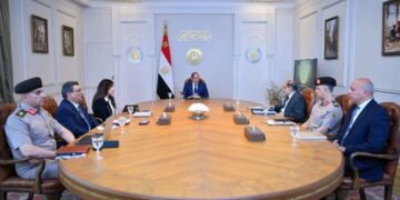 السيسي يوجه بتذليل عقبات الاستثمار وتسريع مشروعات العلمين الجديدة وحديقة الفسطاط والاستثمارات المستهدفة