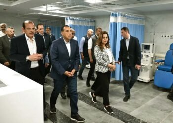 في إطار جولته اليوم بمحافظة شمال سيناء:رئيس الوزراء يتفقد مبني الغسيل الكلوي الجديد بمستشفى العريش العام