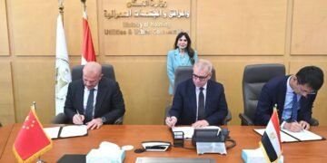 المنشاوي تشهد توقيع مذكرة تفاهم لتطوير وإنشاء وإدارة مصنع لإنتاج أغشية تحلية مياه البحر بين “الإسكان” و”سيتيك للإنشاءات” الصينية