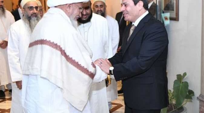 السيسي يستقبل سلطان البهرة ويشيد بدور الطائفة في ترميم مساجد آل البيت والمشروعات الخيرية