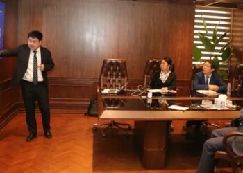 وزير الكهرباء والطاقة ..يبحث مع شركة “هواوى”يدعم وتطوير وتحديث الشبكة القومية للكهرباء لتحسين كفاءة التشغيل وخفض الفقد