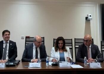 خلال مشاركته باجتماع لجنة «السياحة والطيران بمجلس النواب..وزير الطيران المدني يستعرض استراتيجية تطوير القطاع وتعزيز تنافسيته في مواجهة التحديات الإقليمية