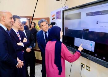 وزير التربية والتعليم يصطحب رئيسي جامعة هيروشيما و”سبريكس” في زيارة لمدرسة الأورمان الثانوية