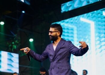 تنظيم وليد منصور.. أحمد سعد يتألق في حفل ضخم داخل Dusit Thani LakeView Cairo.. حضور مكثف وتفاعل لافت من الجمهور