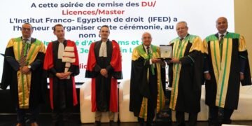 جامعة عين شمس تحتفل بتخريج الدفعة الـ20 من القسم الفرنسي بكليه الحقوق