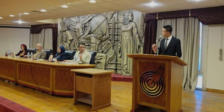 في ليلة أدبية بنقابة الصحفيين.. الإعلامي محمد عاشور أبو عبد الحميد يتألق في تقديم مناقشة “دموع الورد”