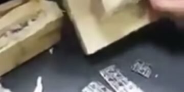 في بداية عودة مطار سوهاجنجحت سلطات التأمين بمطار سوهاج الدولي في إحباط محاولة مبتكرة لتهريب كمية من الأقراص المخدرة إلى خارج البلاد،