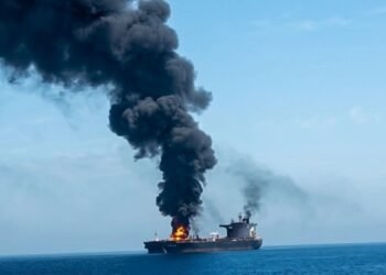 تحطـ ـيم غرفة قيـ ـادة سفينة حاويات تجـ ـاهلت تحـ ـذيرات الحـ ـرس الثـ ـوري