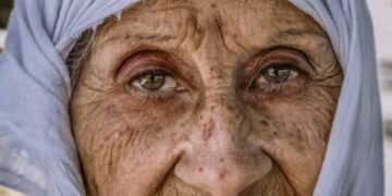 القبض على شاب لتحرشه بسيدة مسنة عمرها 82 سنة أثناء سيرها بأحد شوارع حدائق القبة 