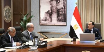 رئيس الوزراء يتابع مستجدات القيد المؤقت للشركات الحكومية في البورصة وموقف تحديث وثيقة سياسة ملكية الدولة