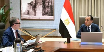 رئيس الوزراء يتابع مع وزير التخطيط الموقف التنفيذي لخطة العام المالي 2026/2025 وجهود متابعة الأداء وحوكمة الاستثمارات العامة