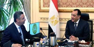 رئيس الوزراء يتابع مع وزير التموين استعدادات استقبال العيد الأضحى المبارك