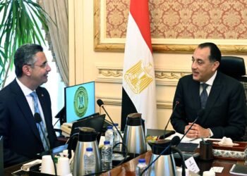 رئيس الوزراء يتابع مع وزير التموين استعدادات استقبال العيد الأضحى المبارك