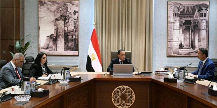 مدبولي:الحكومة تعمل على أن يكون هناك برنامج موحد للحماية الاجتماعية تقدم”الحماية اللازمة”للمواطنين