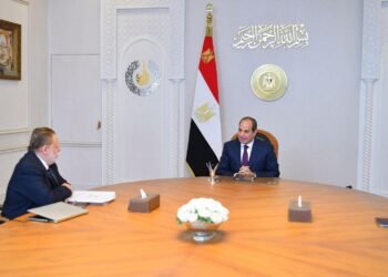 السيسي يتابع مع محافظ المركزي خفض التضخم إلى 11% وارتفاع الاحتياطي إلى 53 مليار دولار.. ويوجه بتسريع الاستدامة المالية