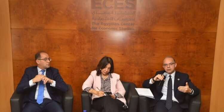 وزير الاستثمار والتجارة الخارجية: تطوير منظومة المناطق الحرة والتحول الرقمي وتعزيز تصدير الخدمات لرفع التشغيل والصادرات