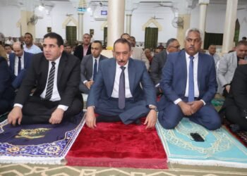 محافظ سوهاج يؤدي صلاة عيد الأضحى المبارك بمسجد “الشرطة” بمدينة ناصر