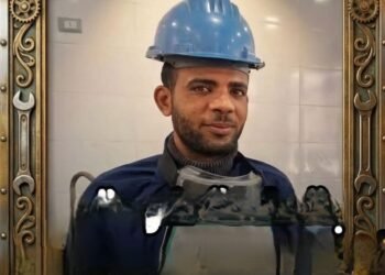 “عمرو السمنودي” ابن المراغة الحريدية يعيد تشغيل لودر ضخم قيمته 25 مليون جنيه بقطع خردة