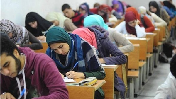 داليا الحزاوي:امتحان الجبر بالجيزة متوسط..والعربي بالقاهرة صعب والنحو للقاهرة يحتاج طالب متميز