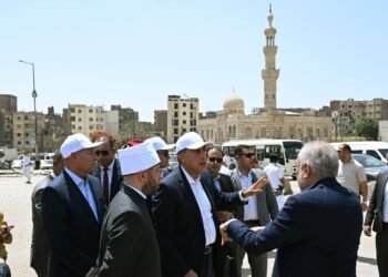 رئيس الوزراء يتفقد أعمال ترميم وإعادة إحياء مسجد المسبح والمنطقة المحيطة به المواجهة لمنطقة السيدة عائشة بوسط القاهرة