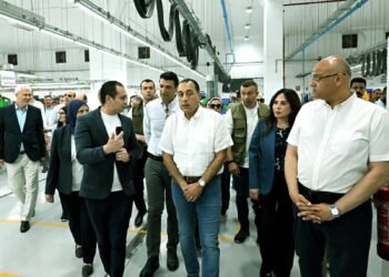 رئيس الوزراء يفتتح التوسعات الجديدة بمشروع “شاهينلر إيجيبت 2” لصناعة الملابس الجاهزة ببرج العرب الجديدة