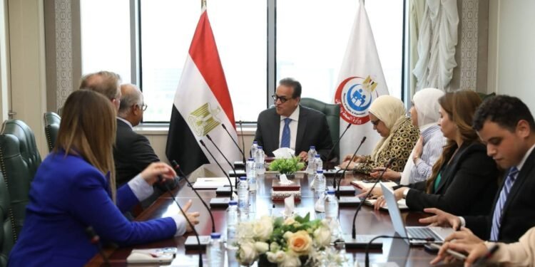 وزير الصحة يبحث مع شركة «Science Ajeer» تعزيز الاستثمار في قطاع الرعاية الصحية