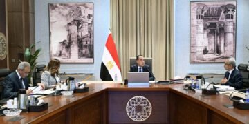 رئيس الوزراء يستعرض الموقف التنفيذي للمشروعات الخدمية والتنموية في محافظة بني سويف