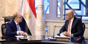 وزير التربية والتعليم يبحث مع رئيس هيئة الدواء المصرية تعزيز سبل التعاون لإعداد كوادر فنية متخصصة في قطاع الصناعات الدوائية