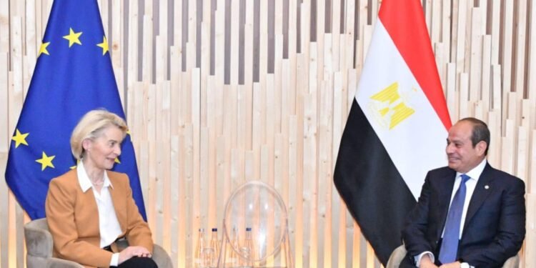 السيسي يبحث مع رئيسة المفوضية الأوروبية تعزيز الشراكة الاستراتيجية وتسوية أزمات المنطقة بإيفيان