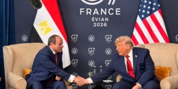 السيسي وترامب بإيفيان يتفقان على تكثيف التنسيق لتسوية أزمات الشرق الأوسط ودفع خطة سلام غزة