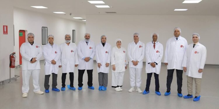 مدينة الدواء المصرية “چبتو فارما” تستقبل رئيس هيئة الدواء الرواندية لبحث التعاون وتبادل الخبرات الدوائية.