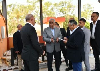 وزير الدولة للإنتاج الحربي يتابع تشغيل أحد خطوط الإنتاج الحيوية بسواعد الكوادر الفنية بشركة أبو زعبل للكيماويات المتخصصة دون الاستعانة بخبرات أجنبية