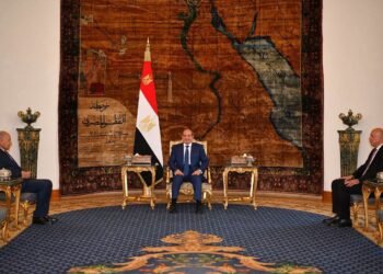 السيسي يكرم أبو الغيط مع نهاية ولايته ويؤكد دعم مصر الثابت لجامعة الدول العربية