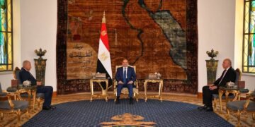السيسي يكرم أبو الغيط مع نهاية ولايته ويؤكد دعم مصر الثابت لجامعة الدول العربية
