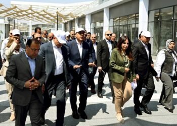 رئيس الوزراء يتفقد معدلات الإنجاز بمشروع “حدائق تلال الفسطاط” و يؤكد : المشروع يجسد رؤية الدولة المصرية في إعادة إحياء المناطق ذات القيمة التاريخية والثقافية