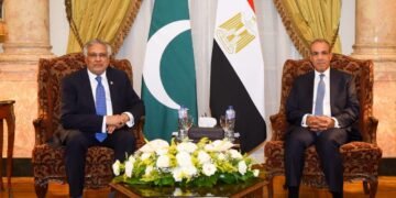 عبد العاطي يستقبل وزير خارجية باكستان ويبحث تعزيز التعاون الاقتصادي ومتابعة تنفيذ مخرجات زيارته الأخيرة لإسلام آباد