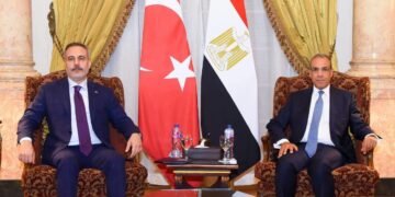 وزير الخارجية يلتقي نظيره التركي على هامش اجتماع الأطراف الإقليمية الأربعة بالقاهرة