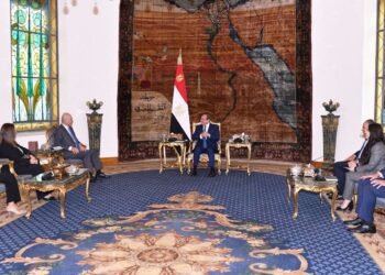 السيسي للمفوض السامي لشؤون اللاجئين: مصر استضافت 10.5 مليون لاجئ ومهاجر دون استخدام القضية سياسياً