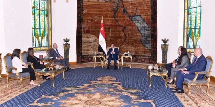 السيسي للمفوض السامي لشؤون اللاجئين: مصر استضافت 10.5 مليون لاجئ ومهاجر دون استخدام القضية سياسياً