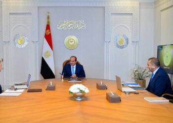 السيسي يوجه بتوطين صناعة الوحدات البحرية ومتابعة تدشين 12 سفينة صيد ولنشات سياحية بقناة السويس