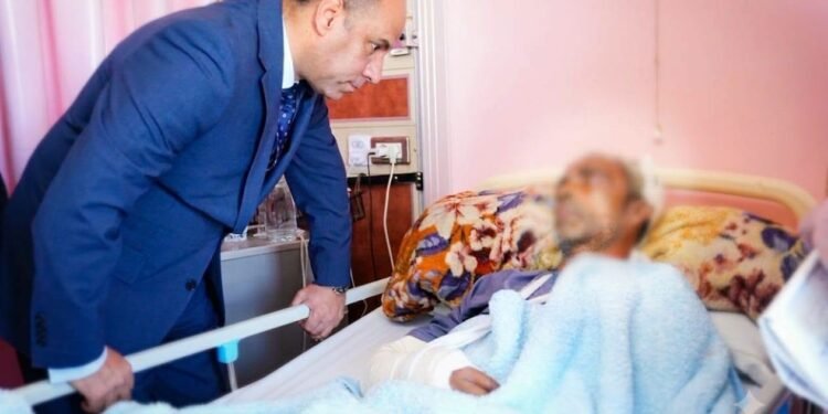 وزير العمل يزور عمال مصابين من العمالة غير المنتظمة.. ويوجه بتقديم كافة أوجه الرعاية والدعم