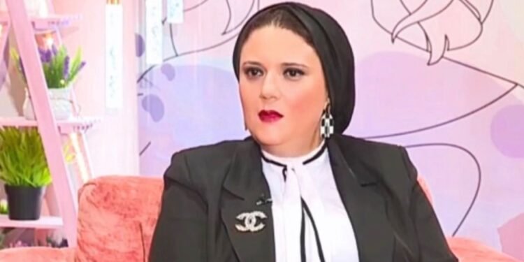 داليا الحزاوي:امتحان الجبر بالجيزة متوسط..والعربي بالقاهرة صعب والنحو للقاهرة يحتاج طالب متميز