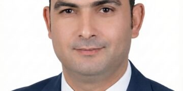 تفل الشاي يتحول إلى ابتكار بيئي واقتصادي مبهر!