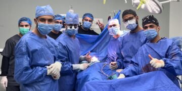جراحه دقيقه بمستشفى الطوارئ الجامعي بسوهاج تنقذ شابًا من نزيف حول القلب إثر سقوطه على سيخ حديد اخترق صدره