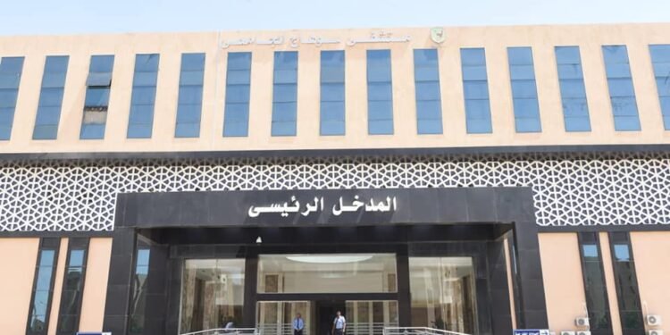 دعماً من مؤسسة خيريه صرف إعانات مالية لمرضى الغسيل الكلوي بالمستشفيات لجامعية بسوهاج