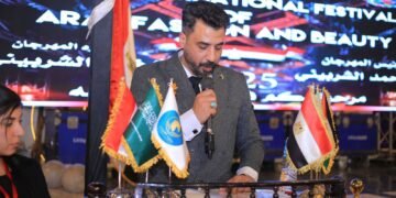 خبير التجميل أحمد الشربيني يدعو لتقنين وتنظيم قطاع “تصفيف الشعر” بدلاً من الهجوم على العاملين فيه