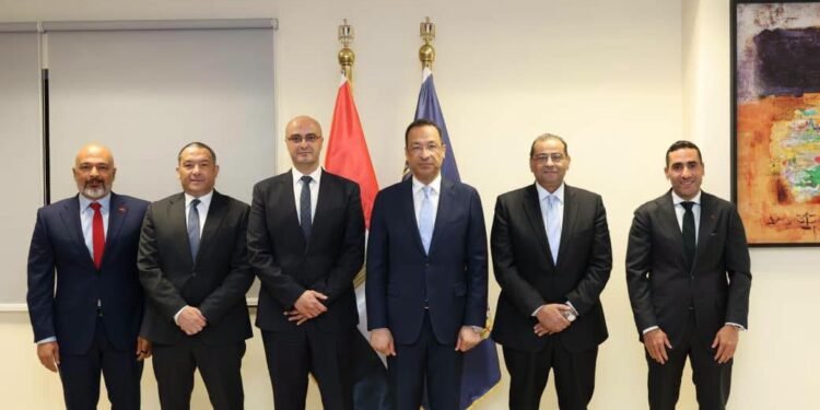 وزير الاتصالات وتكنولوجيا المعلومات يشهد إطلاق خدمتي “اطمن” و”اطمن على الآخر” لتوفير بيئة إنترنت آمنة للأطفال على الهاتف المحمول