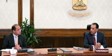 رئيس الوزراء يتابع مستجدات الموقف التنفيذي لمشروعات الطاقة الجديدة والمتجددة